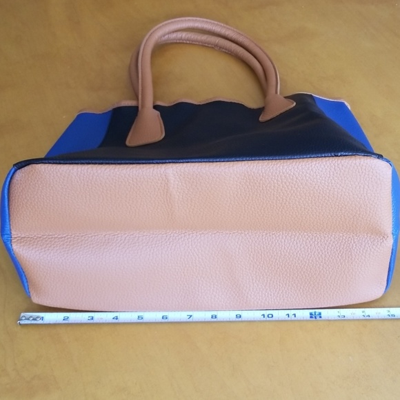 Neiman Marcus Two Toned Tote Bag - Picture 5 of 5